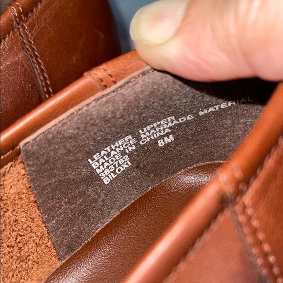 Elegant Brown Leather Slip-On Loafers with Tassel - Picture 10 of 10